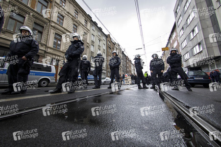 Linke und rechte Demonstrationen in Köln