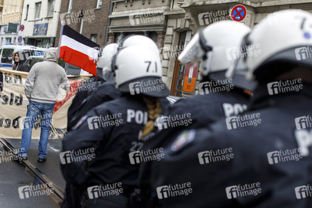 Linke und rechte Demonstrationen in Köln