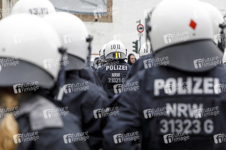 Linke und rechte Demonstrationen in Köln