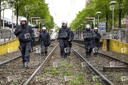 Linke und rechte Demonstrationen in Köln