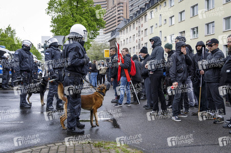 Linke und rechte Demonstrationen in Köln