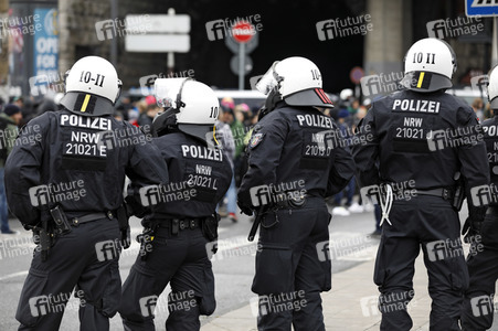Demonstrationen gegen den AfD Bundesparteitag in Köln