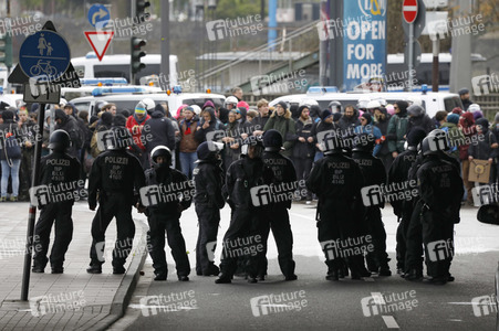 Demonstrationen gegen den AfD Bundesparteitag in Köln