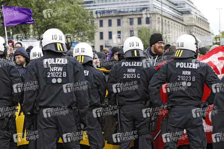 Demonstrationen gegen den AfD Bundesparteitag in Köln