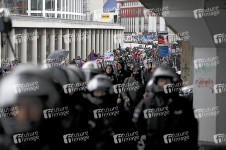 Demonstrationen gegen den AfD Bundesparteitag in Köln