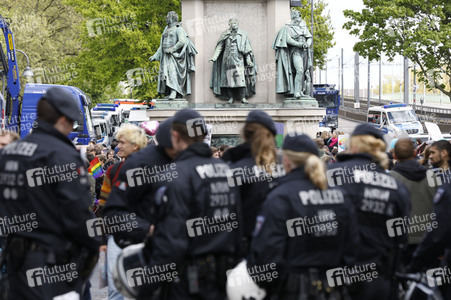 Demonstrationen gegen den AfD Bundesparteitag in Köln