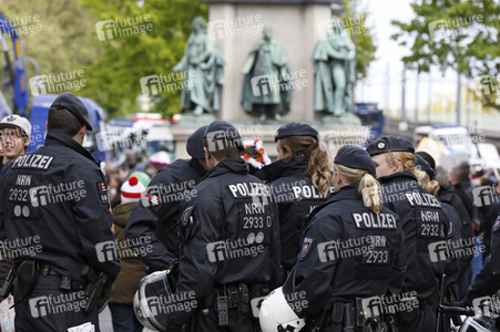 Demonstrationen gegen den AfD Bundesparteitag in Köln