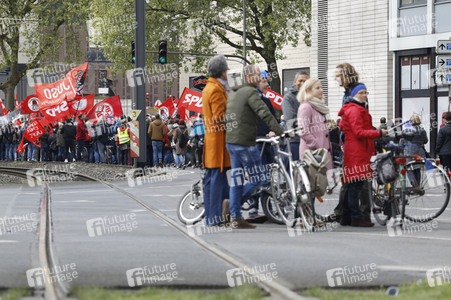 Demonstrationen gegen den AfD Bundesparteitag in Köln