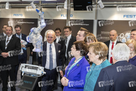 Eröffnungsrundgang der Bundeskanzelerin auf der Hannover Messe 2017