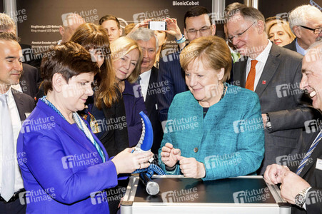 Eröffnungsrundgang der Bundeskanzelerin auf der Hannover Messe 2017