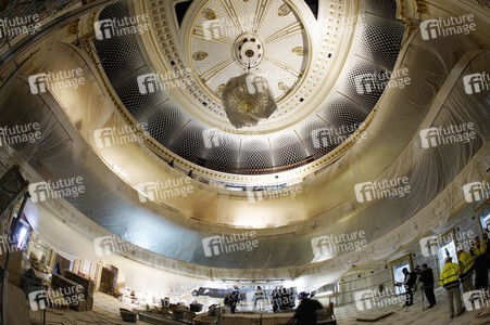 Pressekonferenz zur Wiedereröffnung der Staatsoper Unter den Linden in Berlin