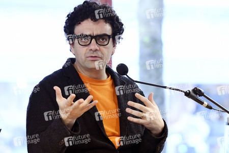 Buchpräsentation 'Lebenskünstler' von Rolando Villazon in Köln