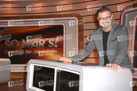 Fototermin zur Quizshow 'So war's! Das Quiz der Jahrzehnte' in Ismaning