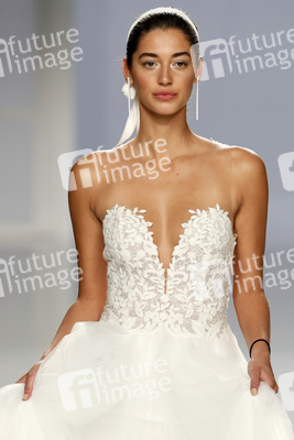 Rosa Clara Fashion Show, Barcelona Bridal Fashion Week