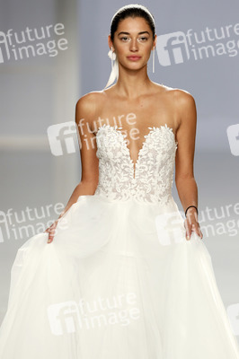 Rosa Clara Fashion Show, Barcelona Bridal Fashion Week