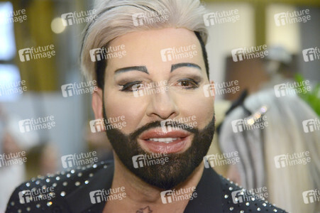 Ladies Dinner zu 30 Jahre Harald Glööckler Pompöös in Köln