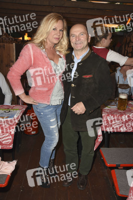 Feier zum HipPopdrom Charity Golfturnier in München