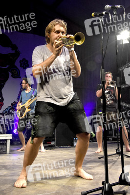 Konzert von LaBrassBanda in Grasbrunn