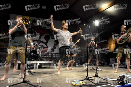 Konzert von LaBrassBanda in Grasbrunn