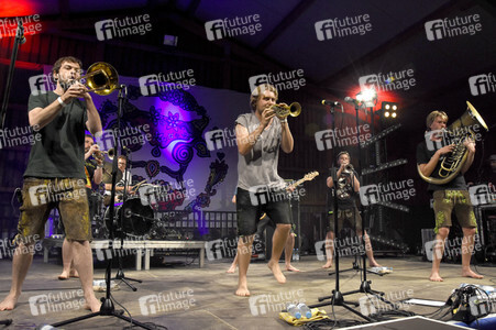 Konzert von LaBrassBanda in Grasbrunn