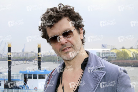 CD-Präsentation von Doyle Bramhall II in Hamburg