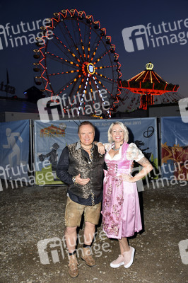 Auftritt von Angie Helfrich und der Högl Fun Band in München