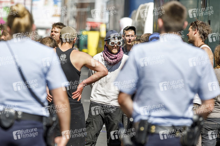 Demo am Hansaring in Köln