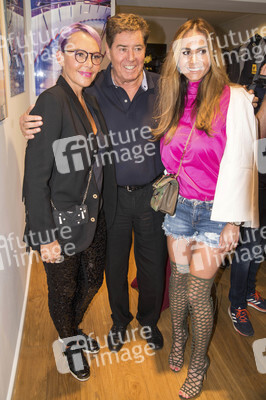 Vernissage der Fotoaustellung von Natascha Ochsenknecht in Berlin