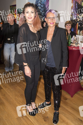 Vernissage der Fotoaustellung von Natascha Ochsenknecht in Berlin