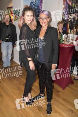 Vernissage der Fotoaustellung von Natascha Ochsenknecht in Berlin