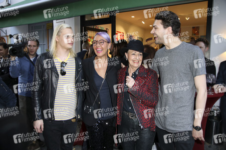 Vernissage der Fotoaustellung von Natascha Ochsenknecht in Berlin