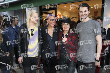Vernissage der Fotoaustellung von Natascha Ochsenknecht in Berlin