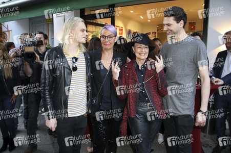 Vernissage der Fotoaustellung von Natascha Ochsenknecht in Berlin