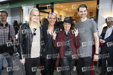 Vernissage der Fotoaustellung von Natascha Ochsenknecht in Berlin