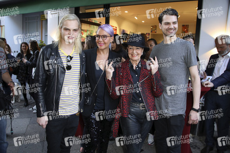 Vernissage der Fotoaustellung von Natascha Ochsenknecht in Berlin