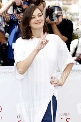 'Les fantomes d'Ismael' Photocall Cannes Film Festival 2017