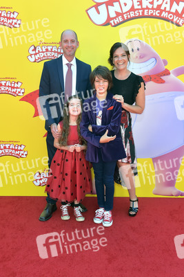 Filmpremiere 'Captain Underpants: The First Epic Movie' in Westwood