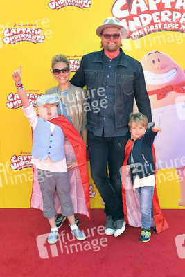 Filmpremiere 'Captain Underpants: The First Epic Movie' in Westwood