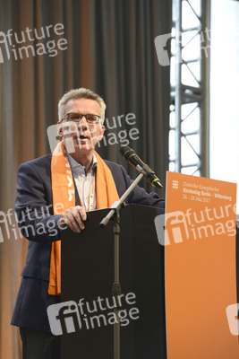 De Maizière und al-Tayyeb auf dem 36. Deutschen Evangelischen Kirchentag in Berlin