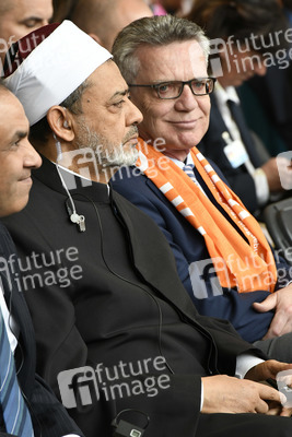 De Maizière und al-Tayyeb auf dem 36. Deutschen Evangelischen Kirchentag in Berlin