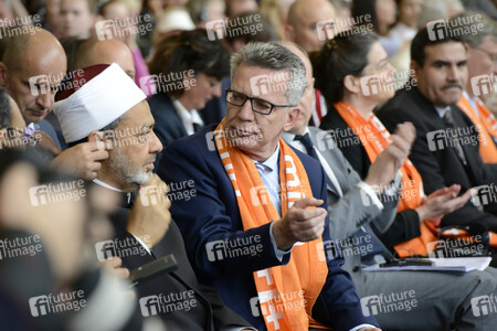De Maizière und al-Tayyeb auf dem 36. Deutschen Evangelischen Kirchentag in Berlin