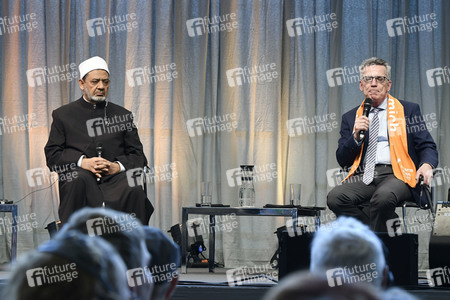 De Maizière und al-Tayyeb auf dem 36. Deutschen Evangelischen Kirchentag in Berlin
