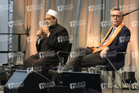 De Maizière und al-Tayyeb auf dem 36. Deutschen Evangelischen Kirchentag in Berlin