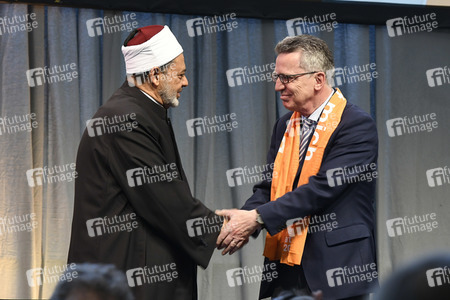 De Maizière und al-Tayyeb auf dem 36. Deutschen Evangelischen Kirchentag in Berlin