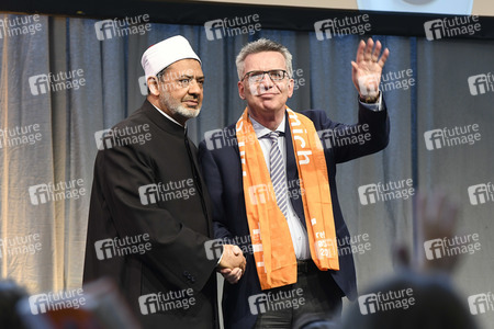 De Maizière und al-Tayyeb auf dem 36. Deutschen Evangelischen Kirchentag in Berlin