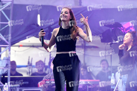Yvonne Catterfeld live beim 36. Deutschen Evangelischen Kirchentag in Berlin