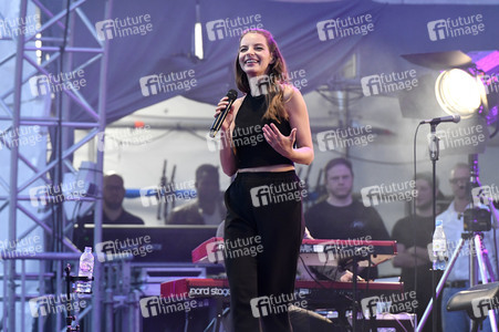 Yvonne Catterfeld live beim 36. Deutschen Evangelischen Kirchentag in Berlin
