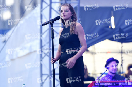 Yvonne Catterfeld live beim 36. Deutschen Evangelischen Kirchentag in Berlin