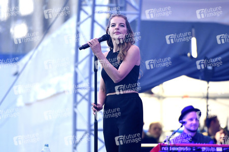 Yvonne Catterfeld live beim 36. Deutschen Evangelischen Kirchentag in Berlin