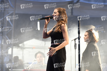 Yvonne Catterfeld live beim 36. Deutschen Evangelischen Kirchentag in Berlin
